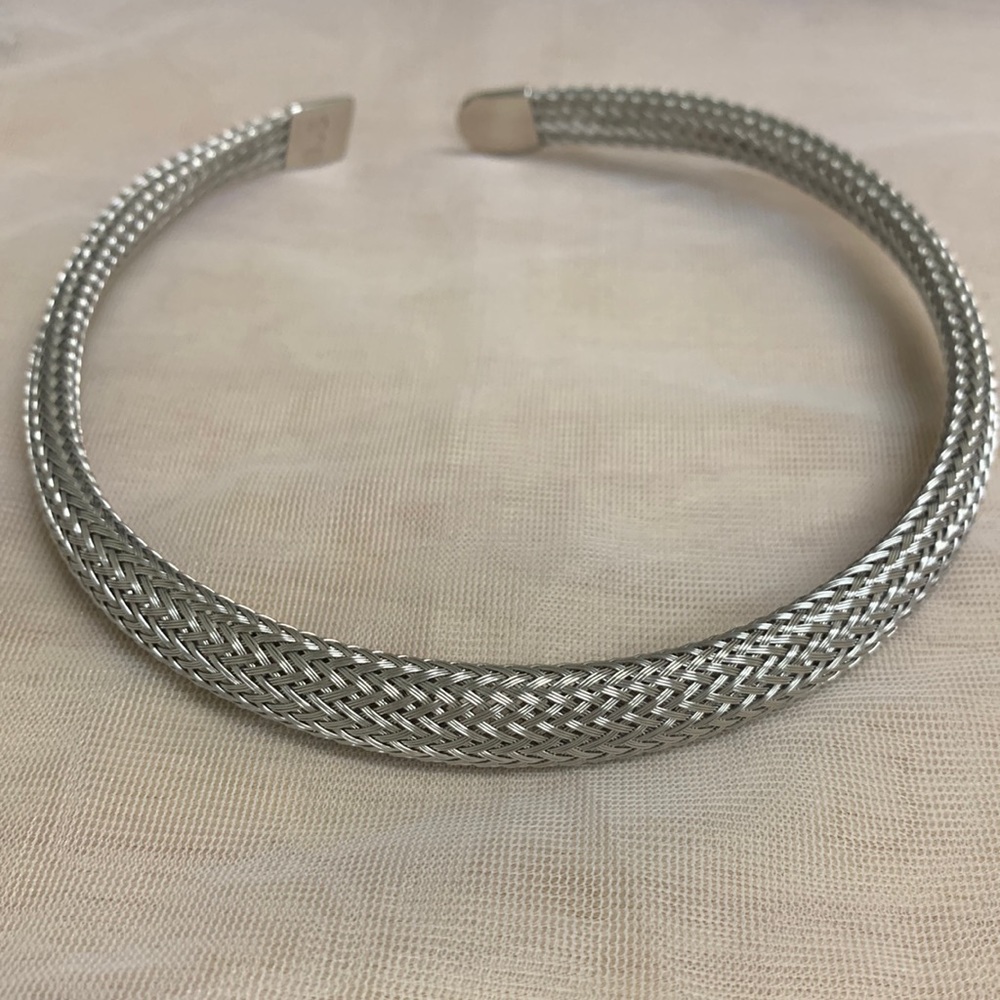 Silver mesh collar necklace